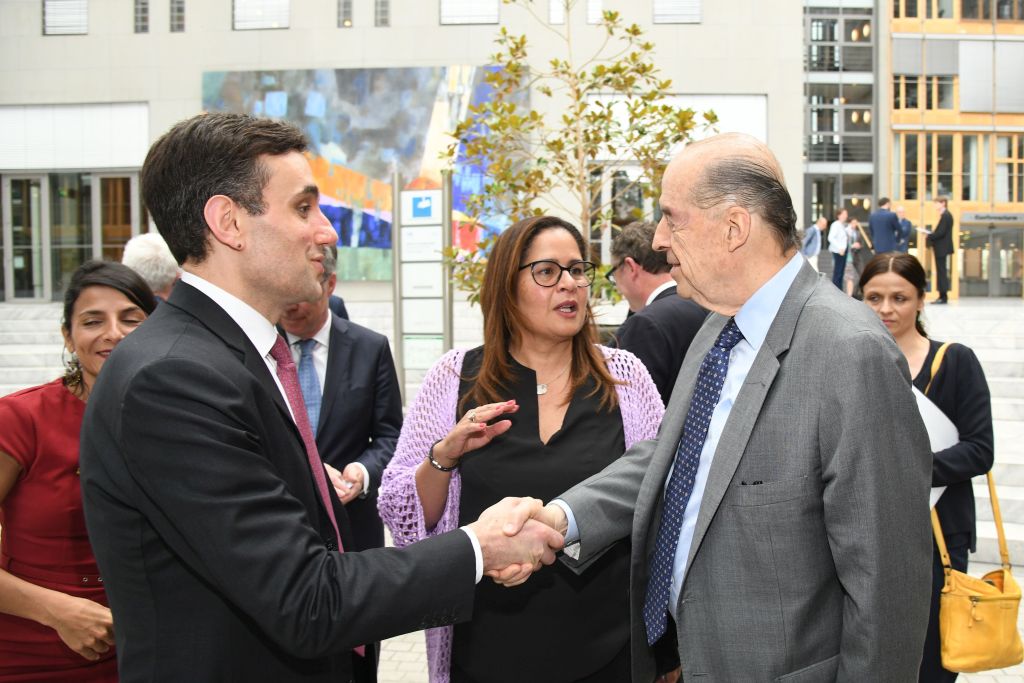Außenminister Leyva, Botschafterin Salazar-Mejía und LADW-Geschäftsführer Haddad